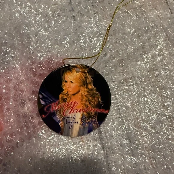 Taylor Swift Debut Merry Christmas Ceramic Ornament with Gold String- COPY - Picture 2 of 3